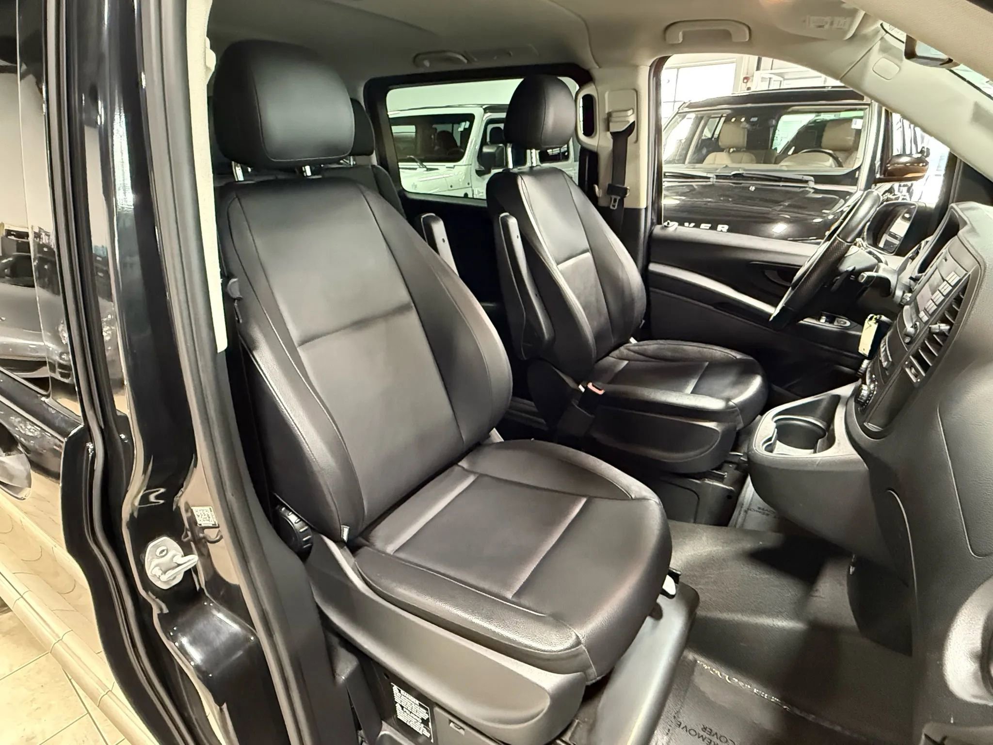 Used 2018 Mercedes-Benz Metris Passenger image 8