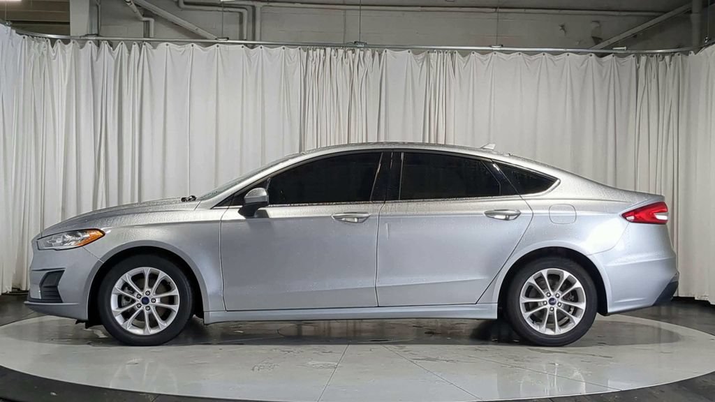 Used 2020 Ford Fusion SE FWD image 6