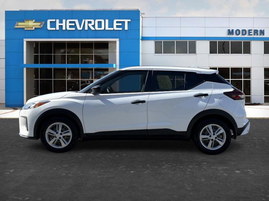 Used 2023 Nissan Kicks S image 2