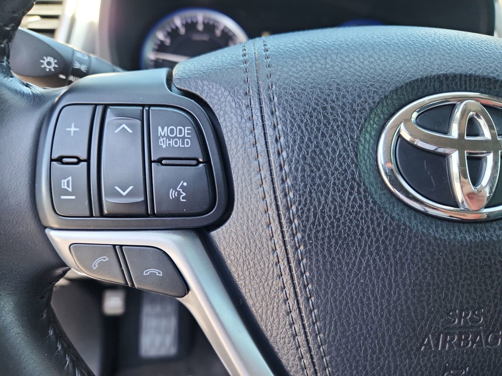 Used 2017 Toyota Highlander XLE w/ Carpet Mat Package image 20