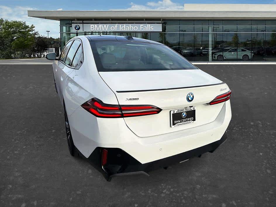 New 2026 BMW 550e xDrive AWD/4WD image 5
