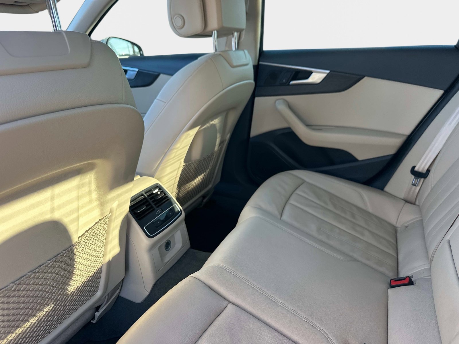 Used 2019 Audi A4 2.0T Premium w/ Convenience Package image 15