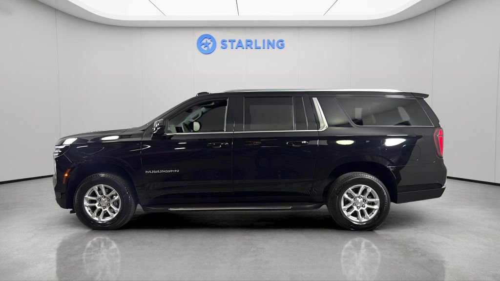Used 2025 Chevrolet Suburban LS image 3