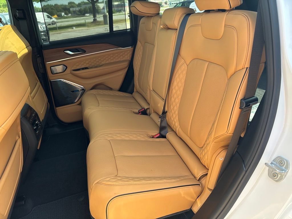 New 2027 Jeep Grand Cherokee Summit w/ Obsidian Package AWD/4WD image 19
