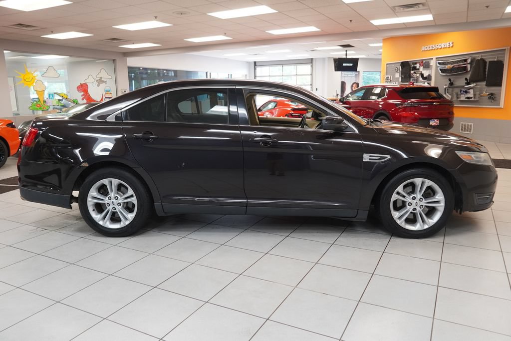 Used 2013 Ford Taurus SEL FWD image 13