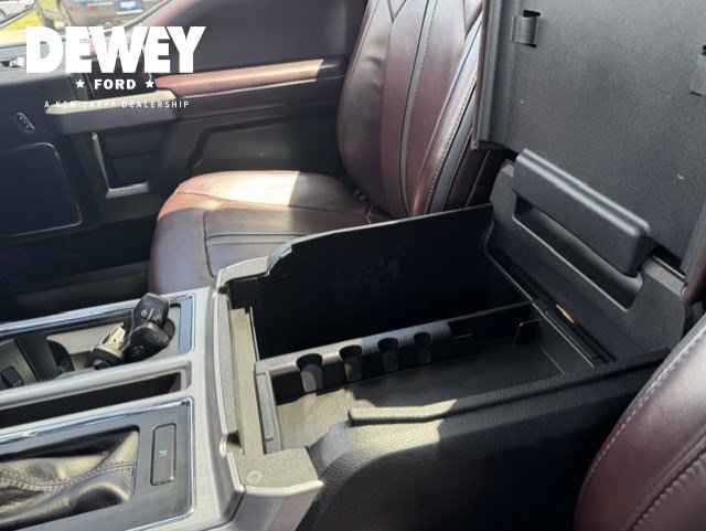 Used 2017 Ford F150 Platinum w/ Equipment Group 701A Luxury AWD/4WD image 30