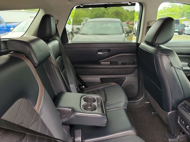 Used 2023 Nissan Pathfinder Platinum w/ Cargo Package AWD/4WD image 33