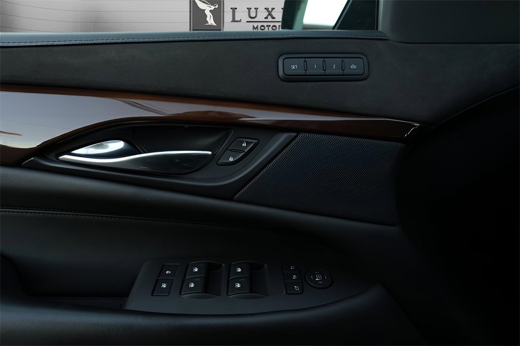 Used 2020 Cadillac Escalade ESV 4WD image 26