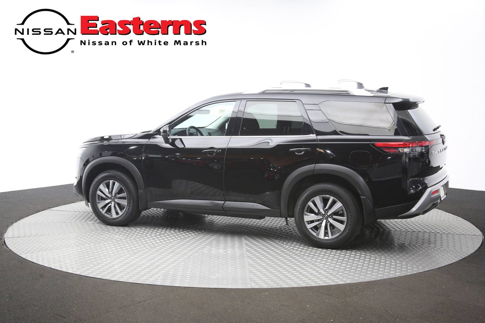 Used 2023 Nissan Pathfinder SL AWD/4WD image 62