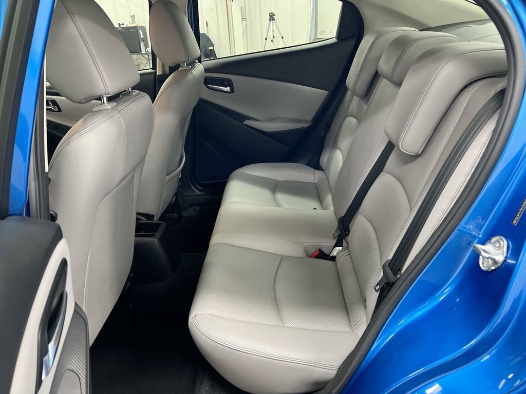 Used 2019 Toyota Yaris XLE FWD image 22