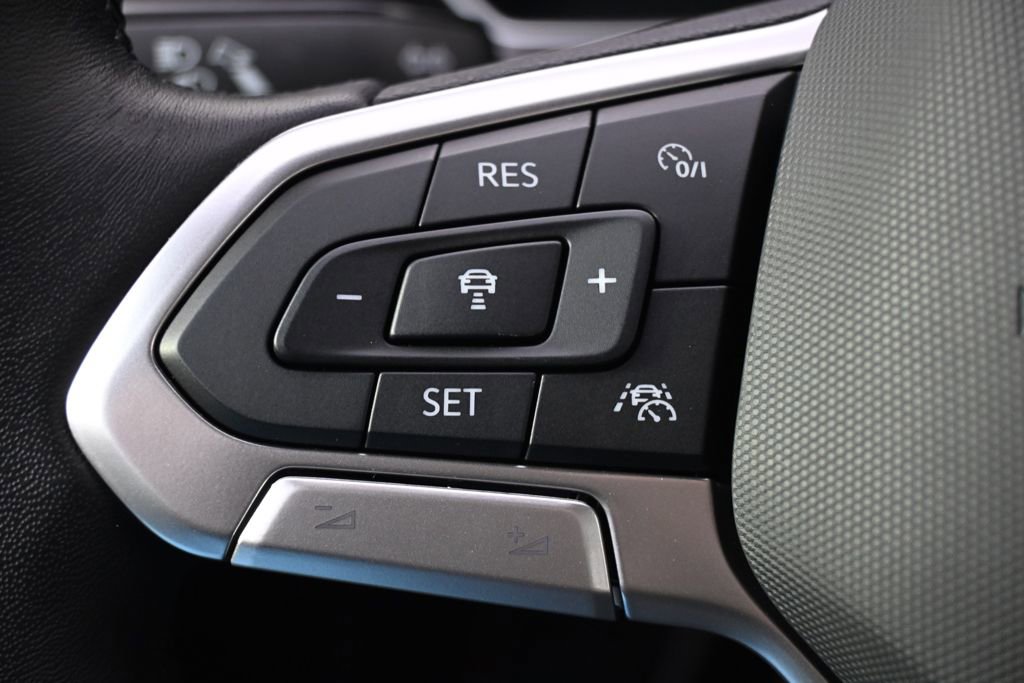 Used 2024 Volkswagen Jetta Sport FWD image 33