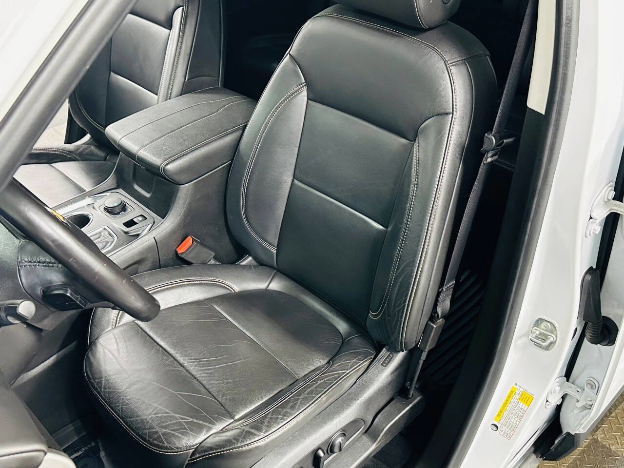 Used 2020 Chevrolet Traverse LT w/ LT Premium Package AWD/4WD image 24