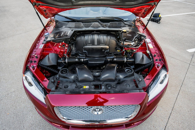 Used 2012 Jaguar XJ image 18