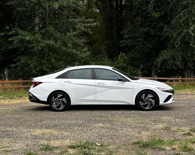 Used 2025 Hyundai Elantra Sport FWD image 10