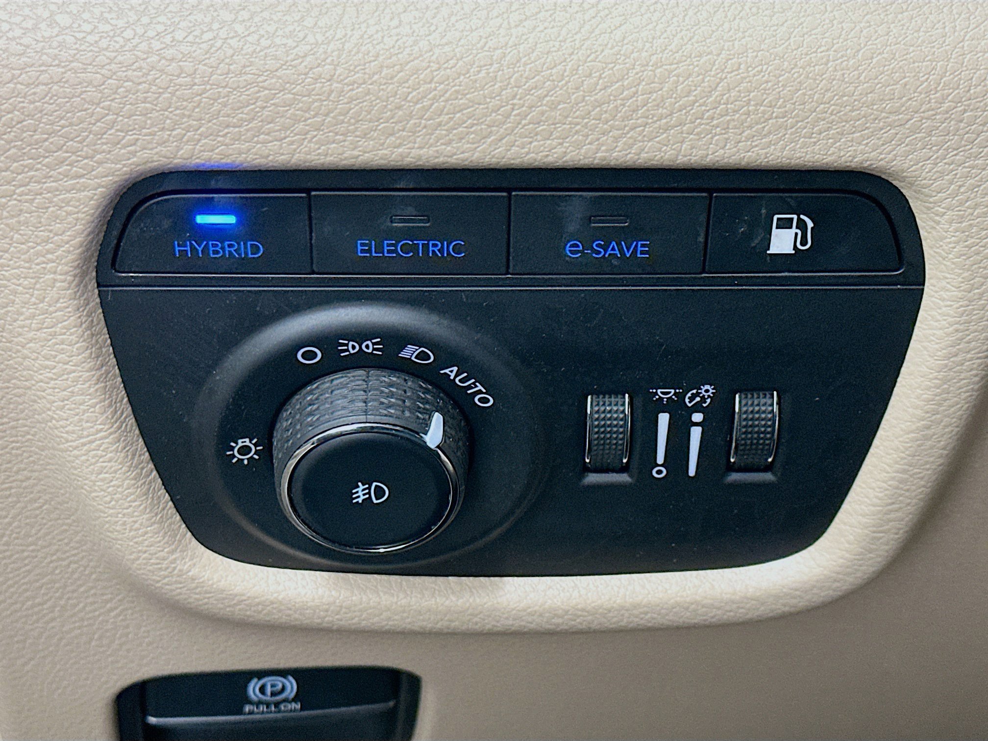 Used 2023 Jeep Grand Cherokee 4WD 4xe image 17