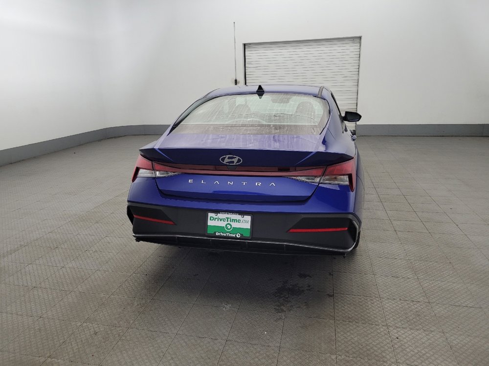Used 2024 Hyundai Elantra SE image 7