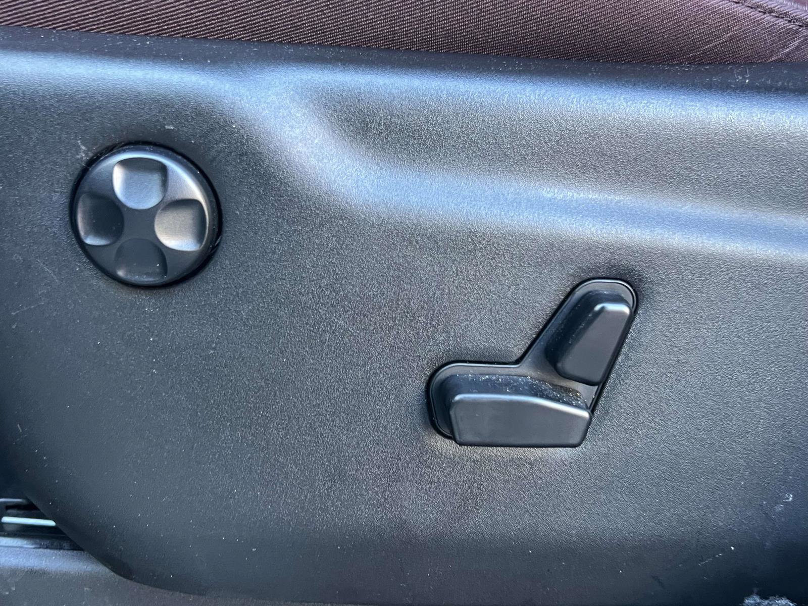 Used 2024 Dodge Durango GT image 25