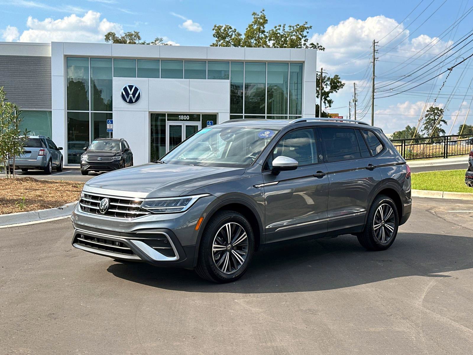 Used 2024 Volkswagen Tiguan Wolfsburg Edition image 1