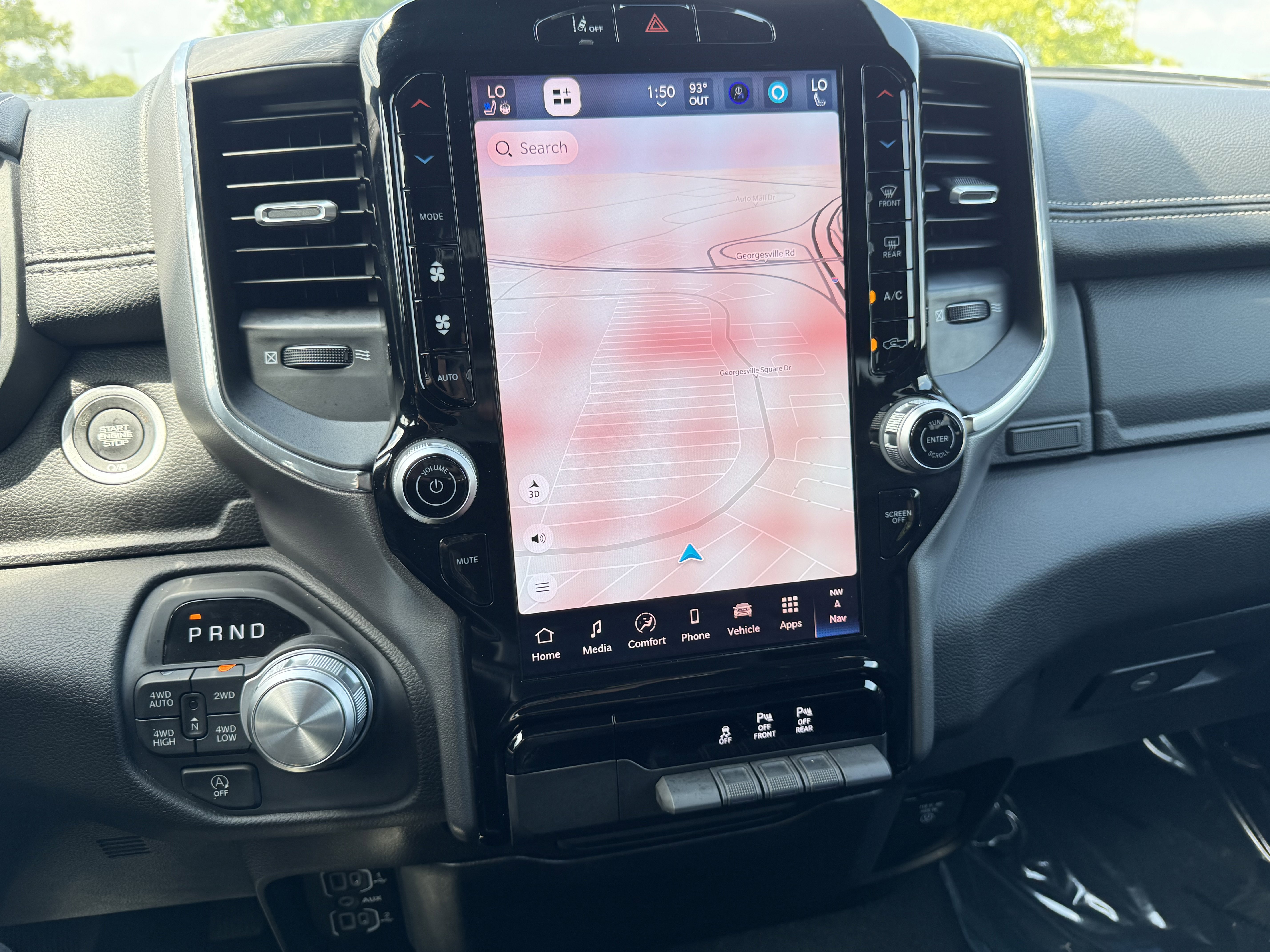 Used 2025 RAM 1500 Laramie image 24