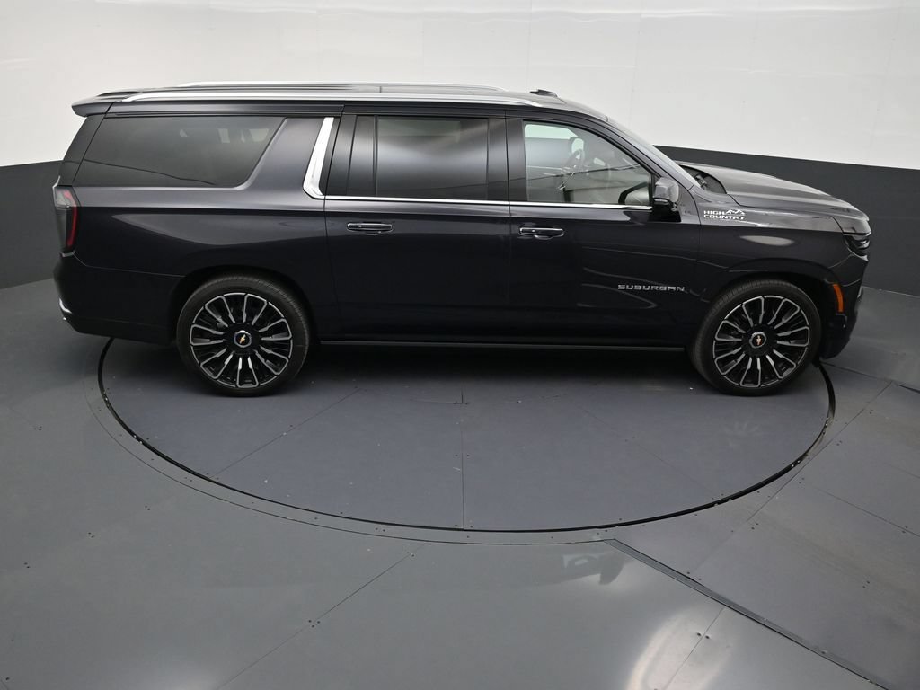 Certified 2026 Chevrolet Suburban High Country AWD/4WD image 17