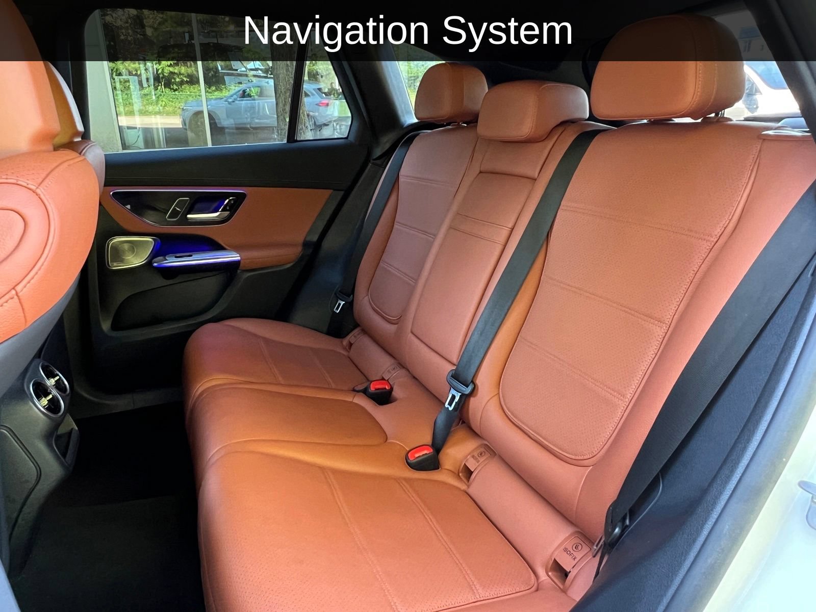 Used 2025 Mercedes-Benz GLC 350e 4MATIC w/ Advanced USB Package image 4