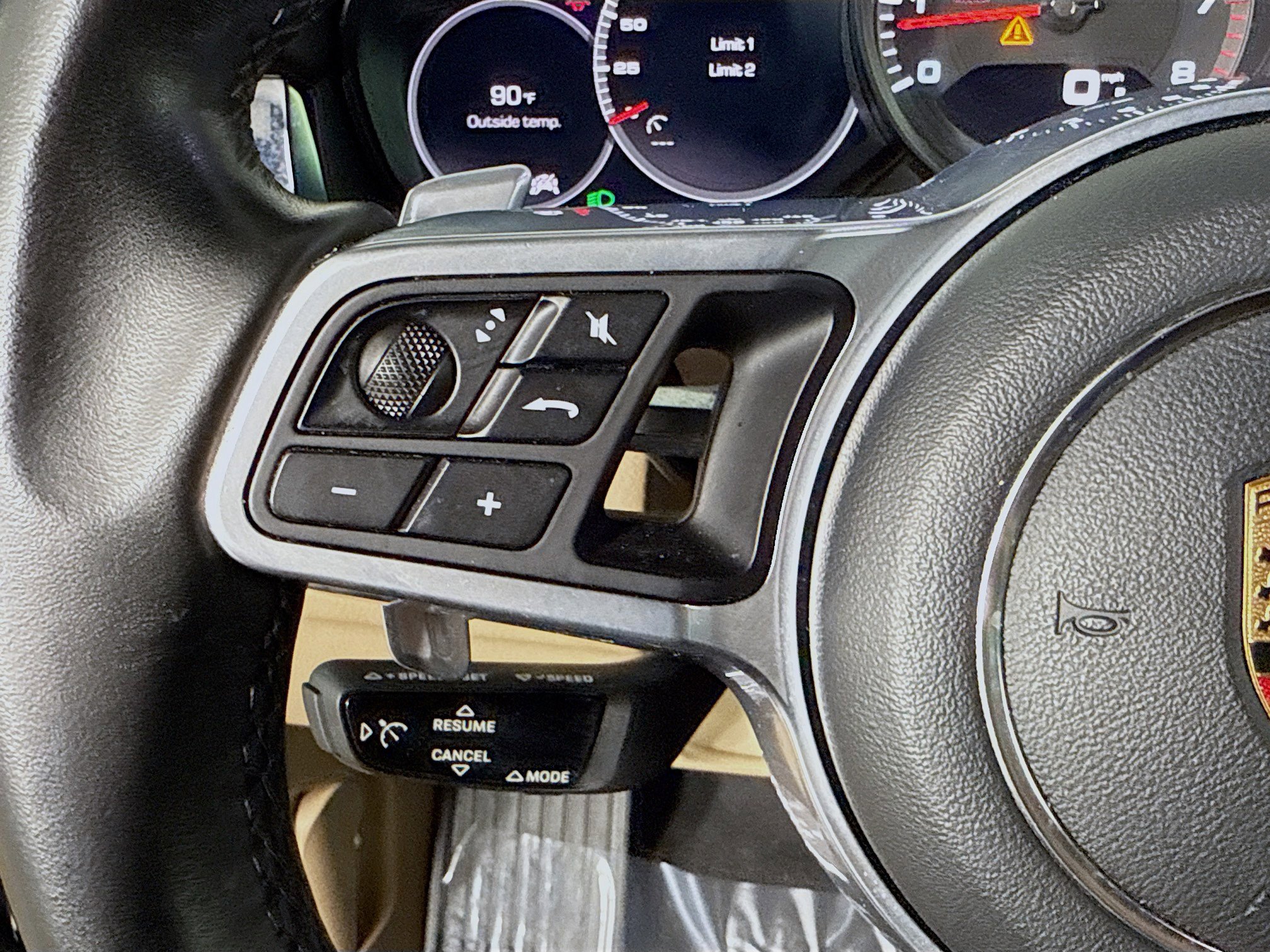 Used 2020 Porsche Cayenne image 11