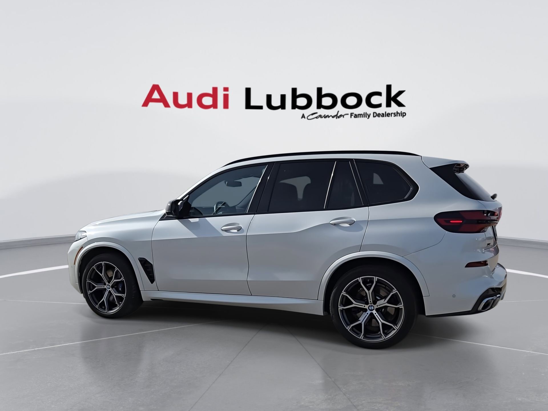 Used 2026 BMW X5 M60i AWD/4WD image 6