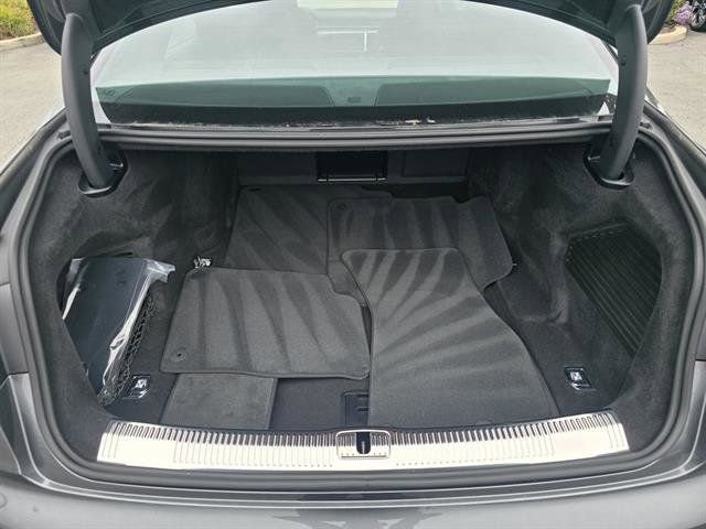 New 2025 Audi S8 image 13