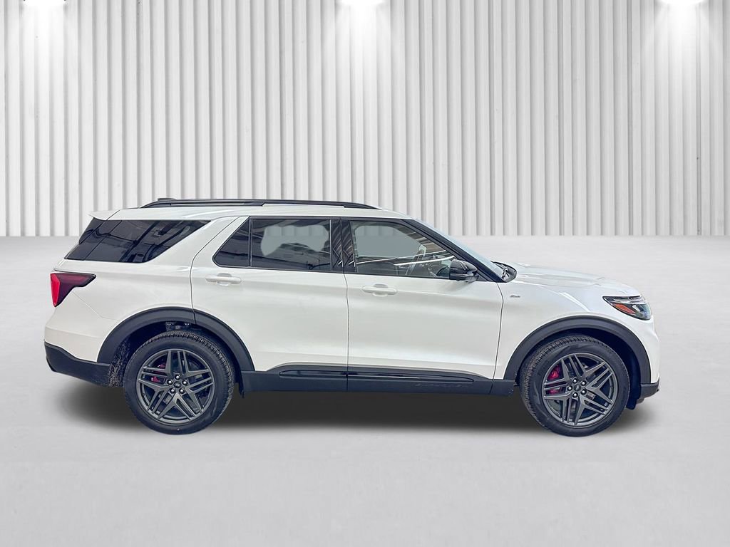 New 2025 Ford Explorer ST-Line w/ ST-Line Street Pack image 3