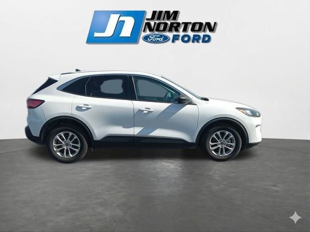 Used 2022 Ford Escape SE image 11