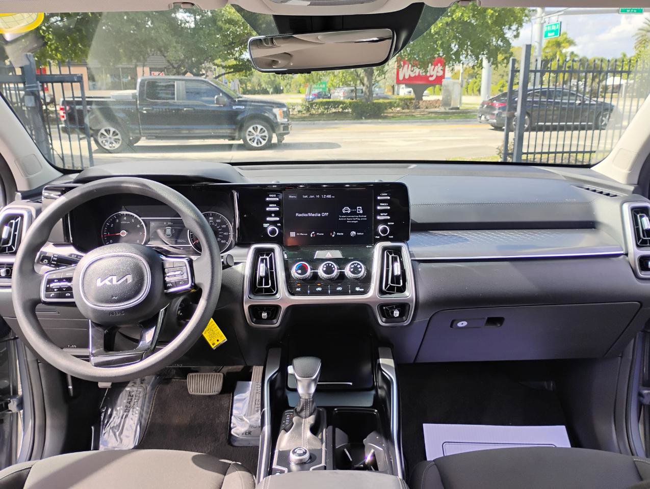 Used 2023 Kia Sorento LX FWD image 23