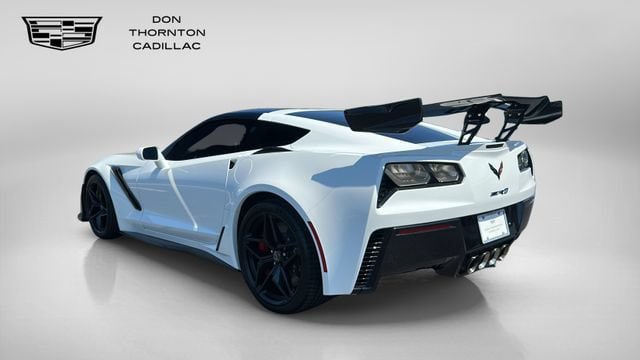 Used 2019 Chevrolet Corvette ZR1 RWD image 3