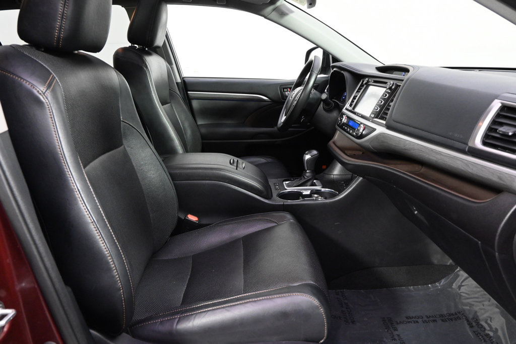 Used 2019 Toyota Highlander Limited Platinum AWD/4WD image 16