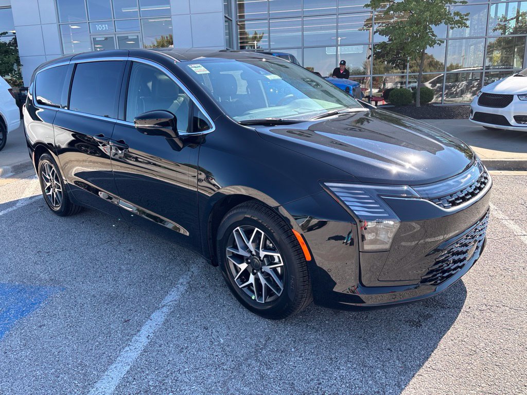 New 2027 Chrysler Pacifica Limited w/ Family Tech Group FWD image 6