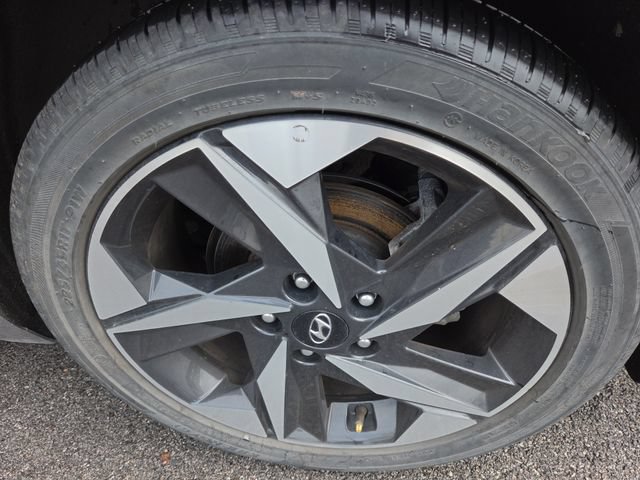 Certified 2022 Hyundai Elantra Limited FWD image 26