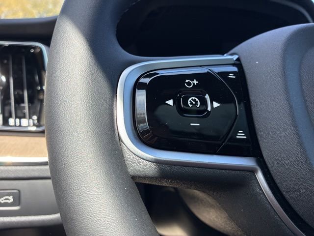 New 2026 Volvo XC60 B5 Plus w/ Protection Package Premier AWD/4WD image 28