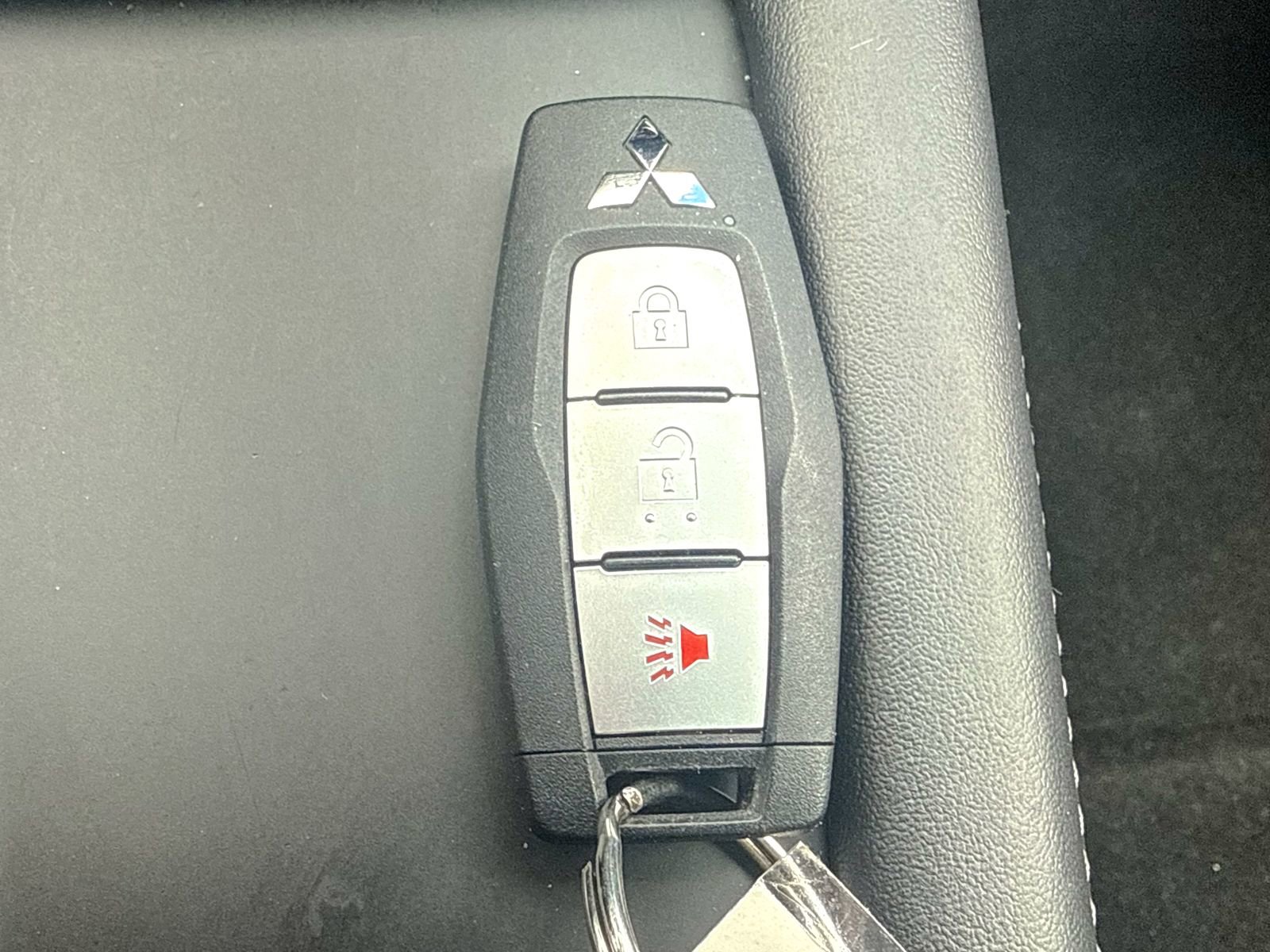 Used 2024 Mitsubishi Outlander ES image 46