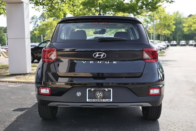 Used 2025 Hyundai Venue SEL FWD image 9