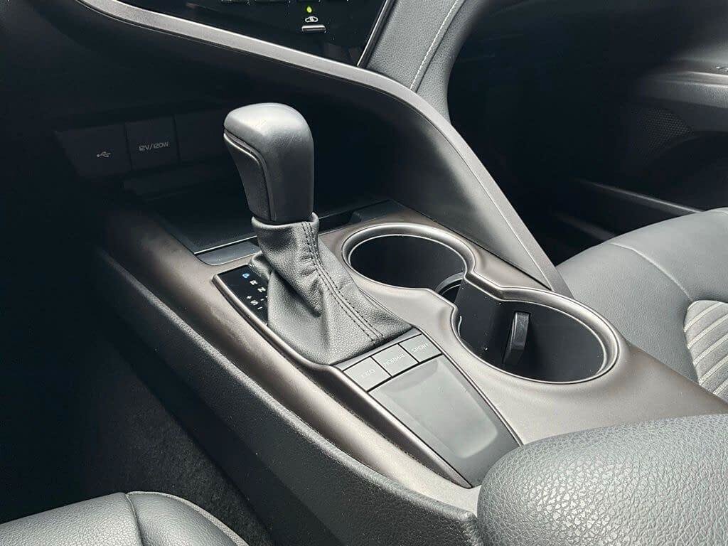 Used 2022 Toyota Camry SE w/ Carpet Mat Package (TMS) FWD image 18