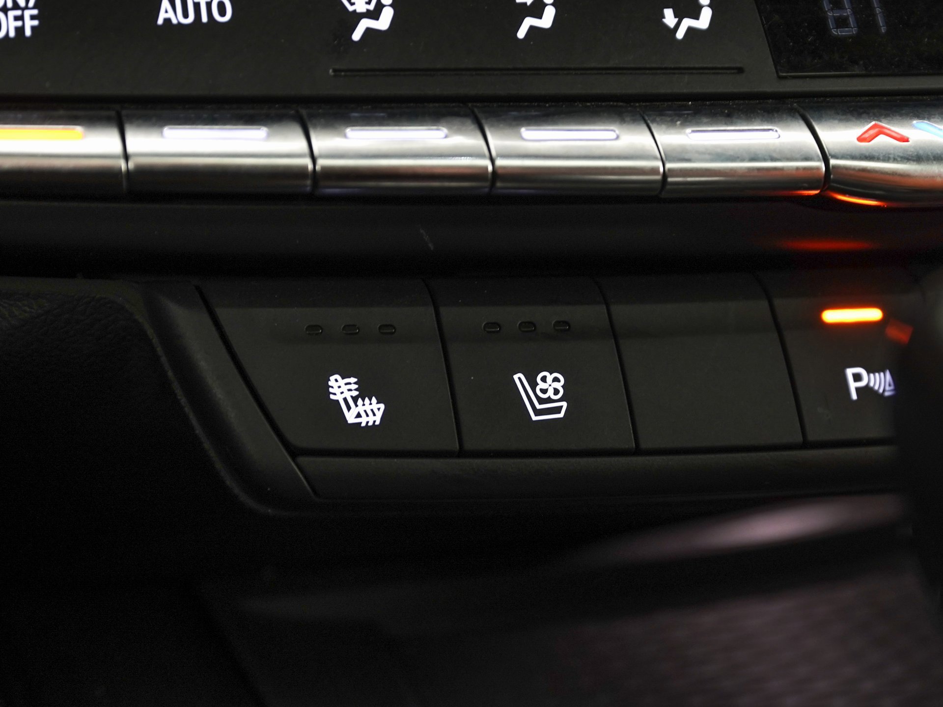 Used 2025 Cadillac CT4 Premium Luxury image 22