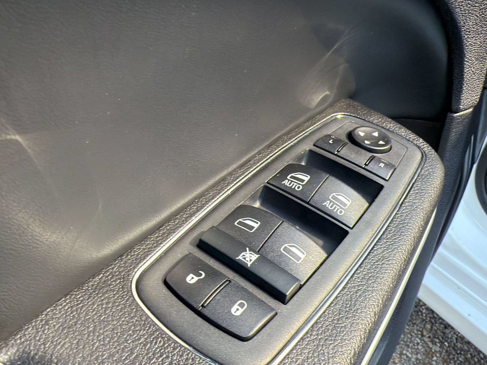 Used 2023 Chrysler 300 Touring w/ Sport Appearance Package RWD image 13