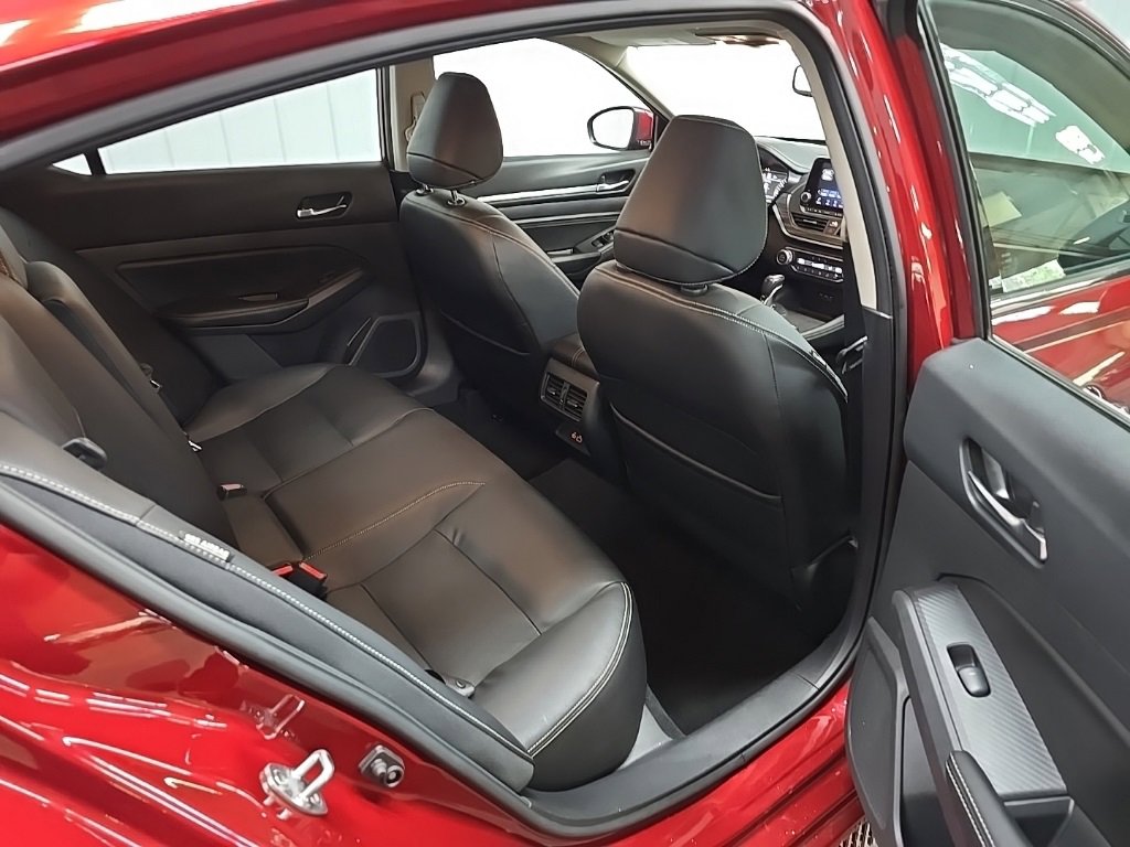 Used 2019 Nissan Altima 2.5 Platinum image 18