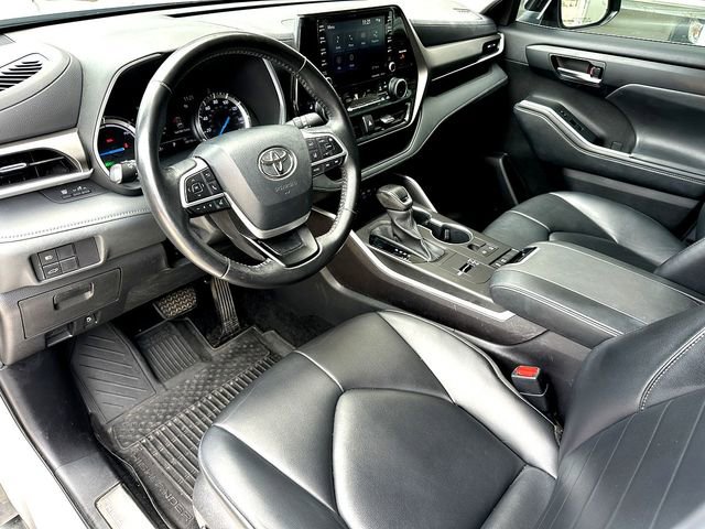 Used 2022 Toyota Highlander XLE FWD image 13