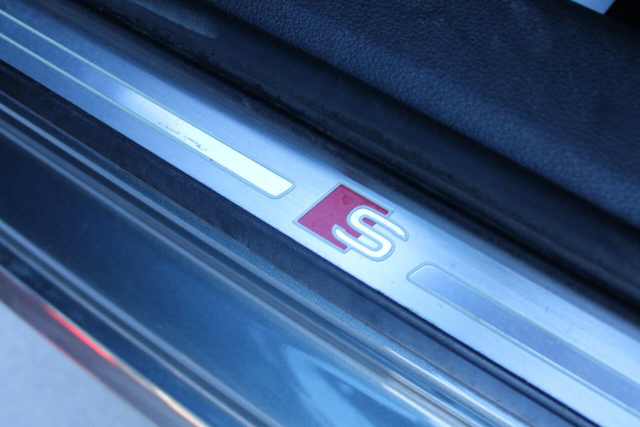 Used 2017 Audi A4 2.0T Premium Plus w/ Premium Plus Package image 24