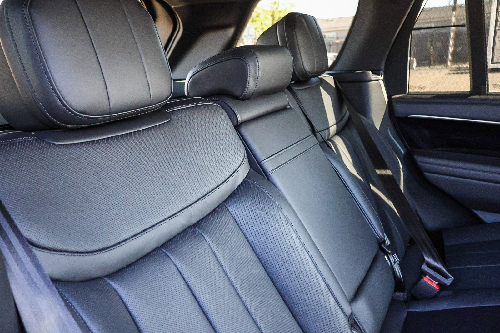 New 2026 Land Rover Range Rover SE image 21