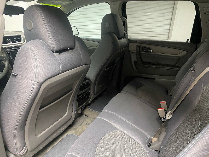 Used 2015 Chevrolet Traverse LT image 11