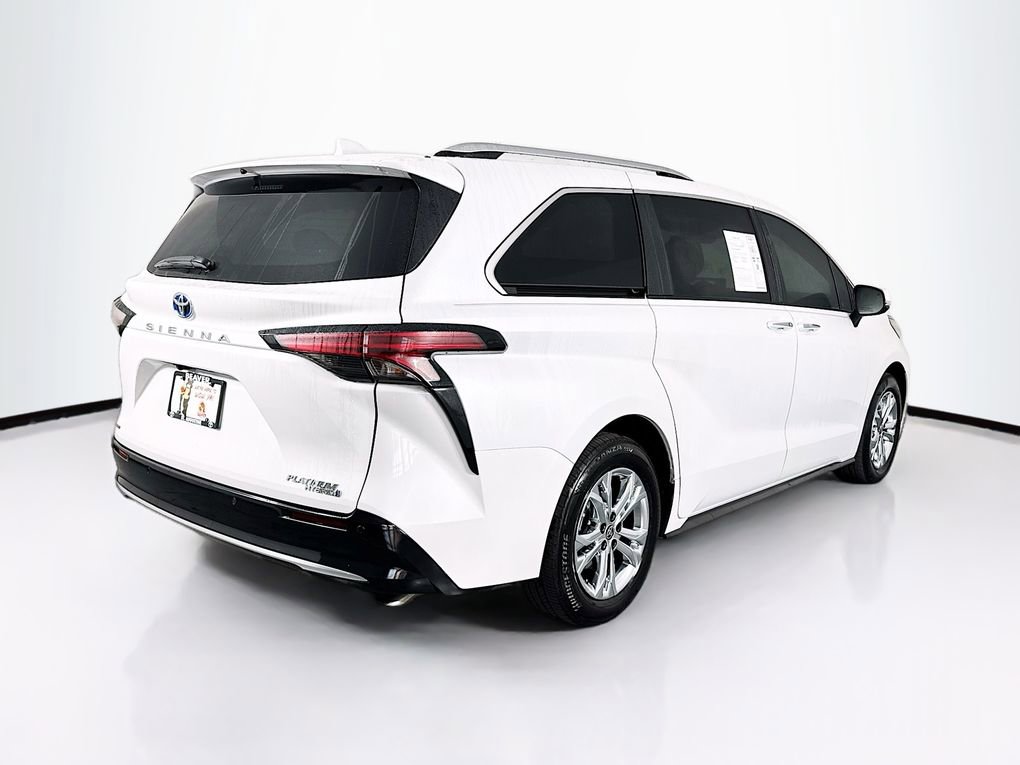 Used 2023 Toyota Sienna Platinum image 10