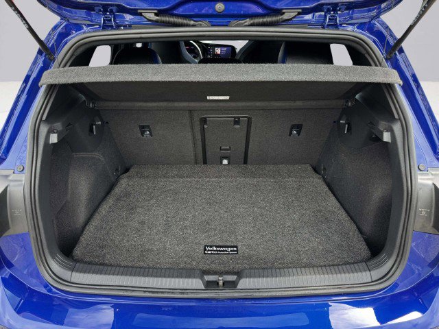 Used 2022 Volkswagen Golf R image 57