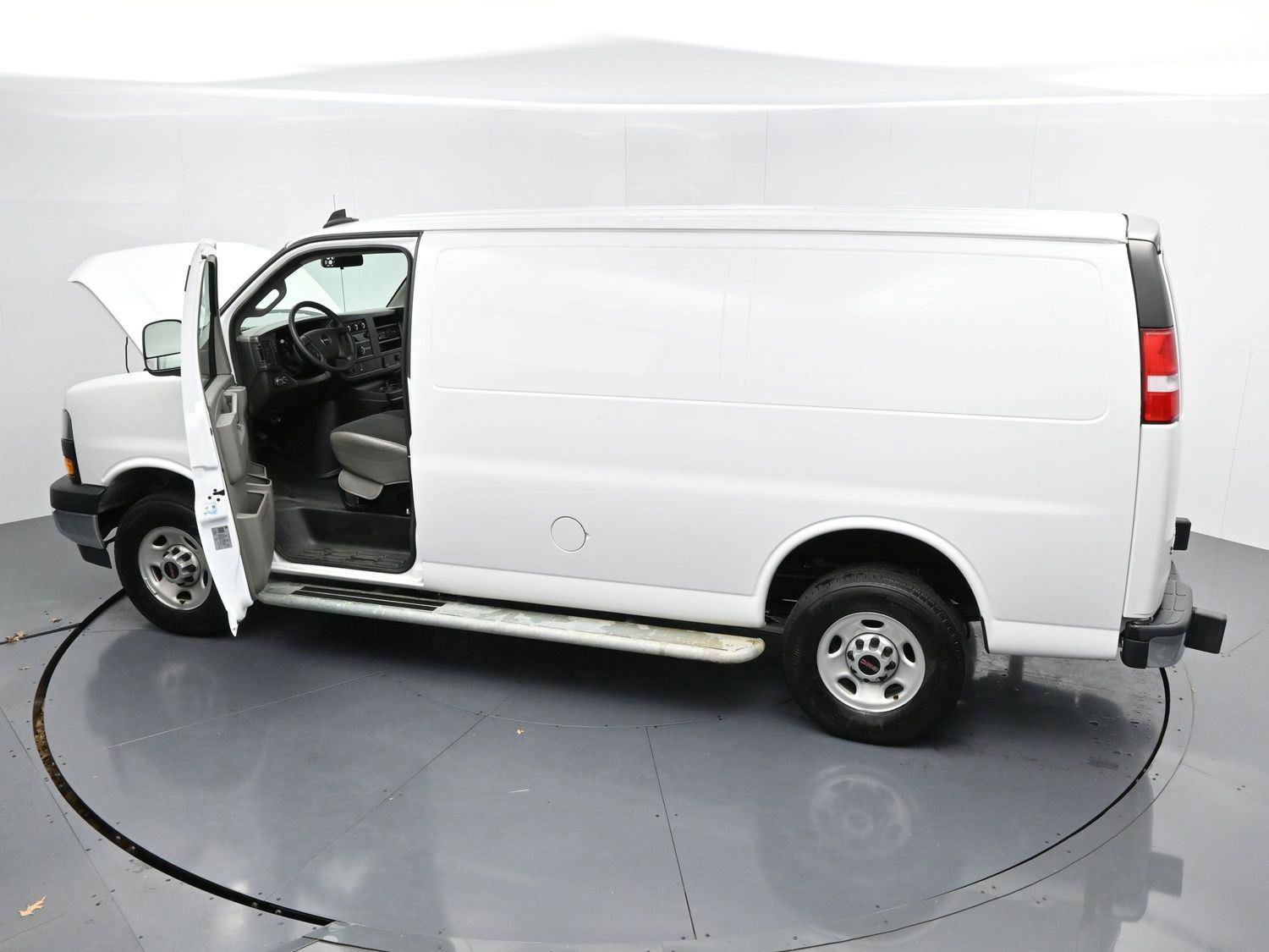 Used 2024 GMC Savana 2500 w/ Driver Convenience Package image 34