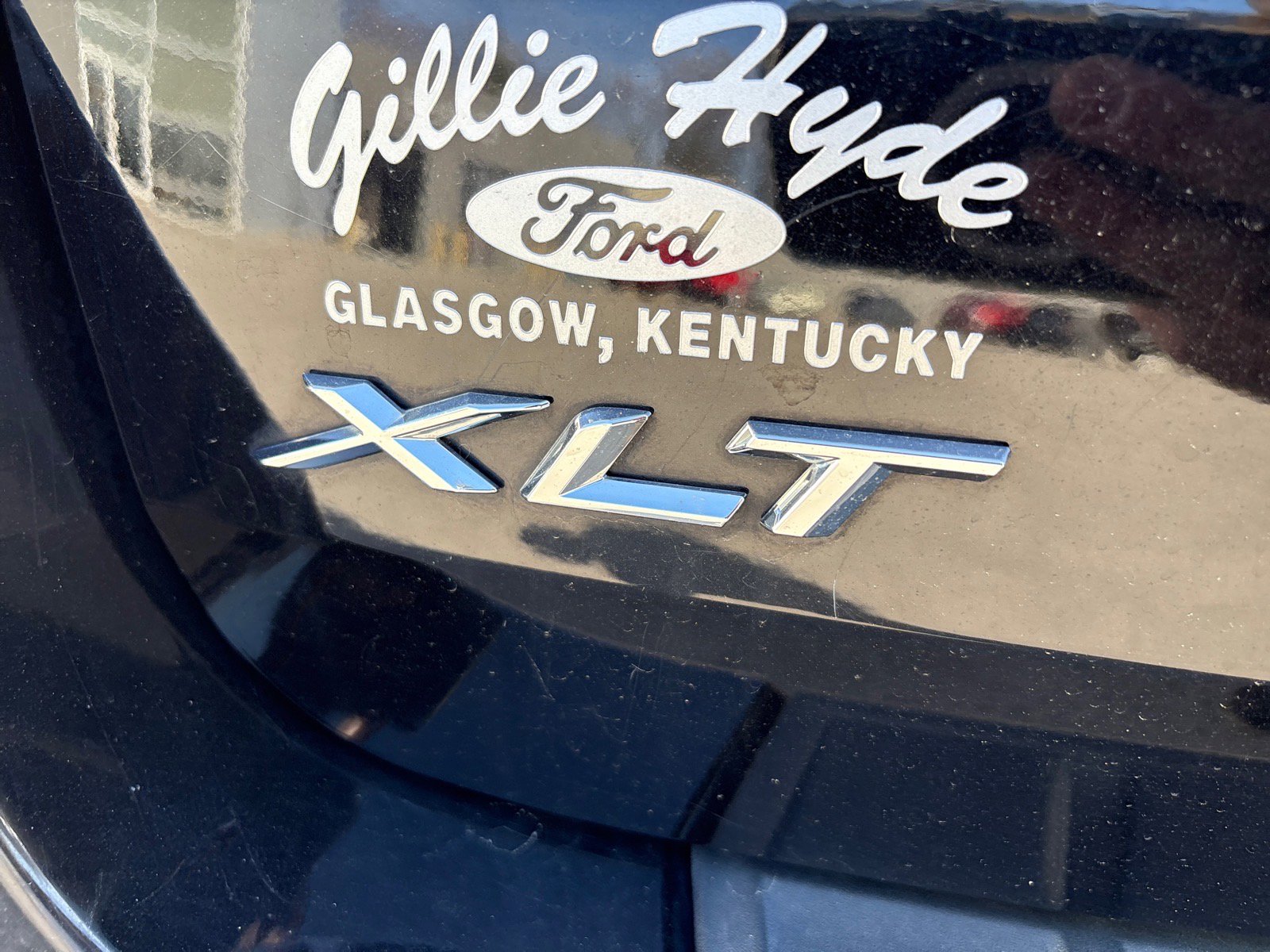 Used 2022 Ford Explorer XLT w/ Equipment Group 202A image 9